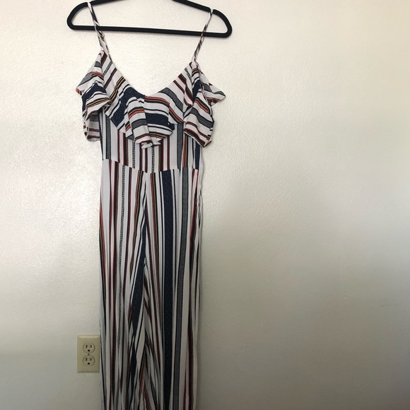 Jumpsuit, cold shoulder. - Picture 2 of 5